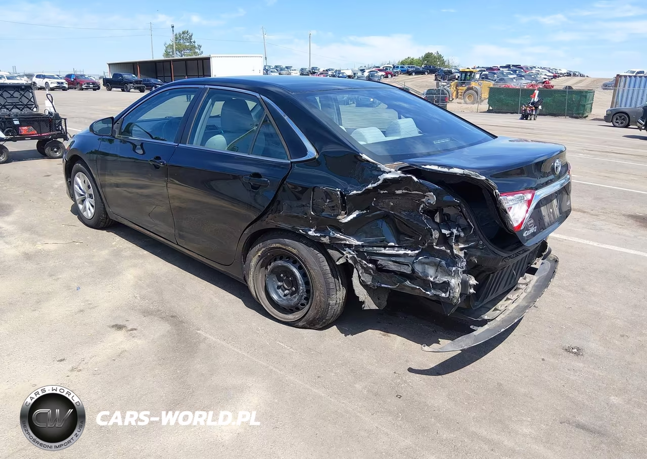 2016 Toyota Camry Le VIN:4T1BF1FK6GU126822 - 3