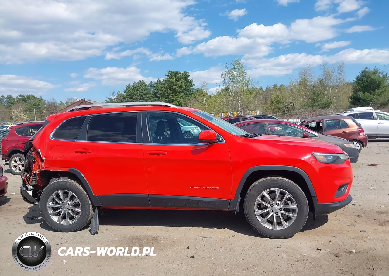2021 Jeep Cherokee Latitude Plus 4X4 VIN:1C4PJMLB4MD114632 - 13