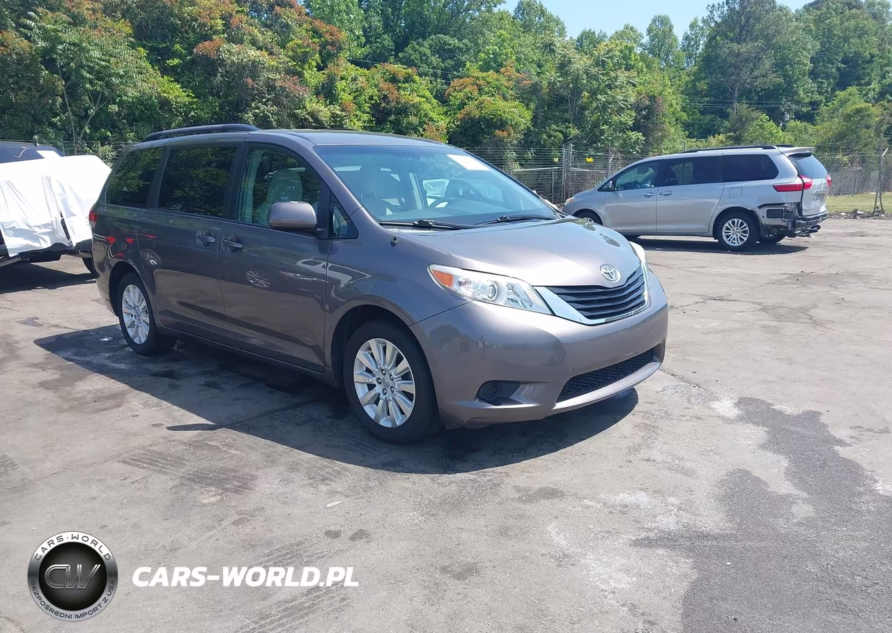 2014 Toyota Sienna Le 7 Passenger