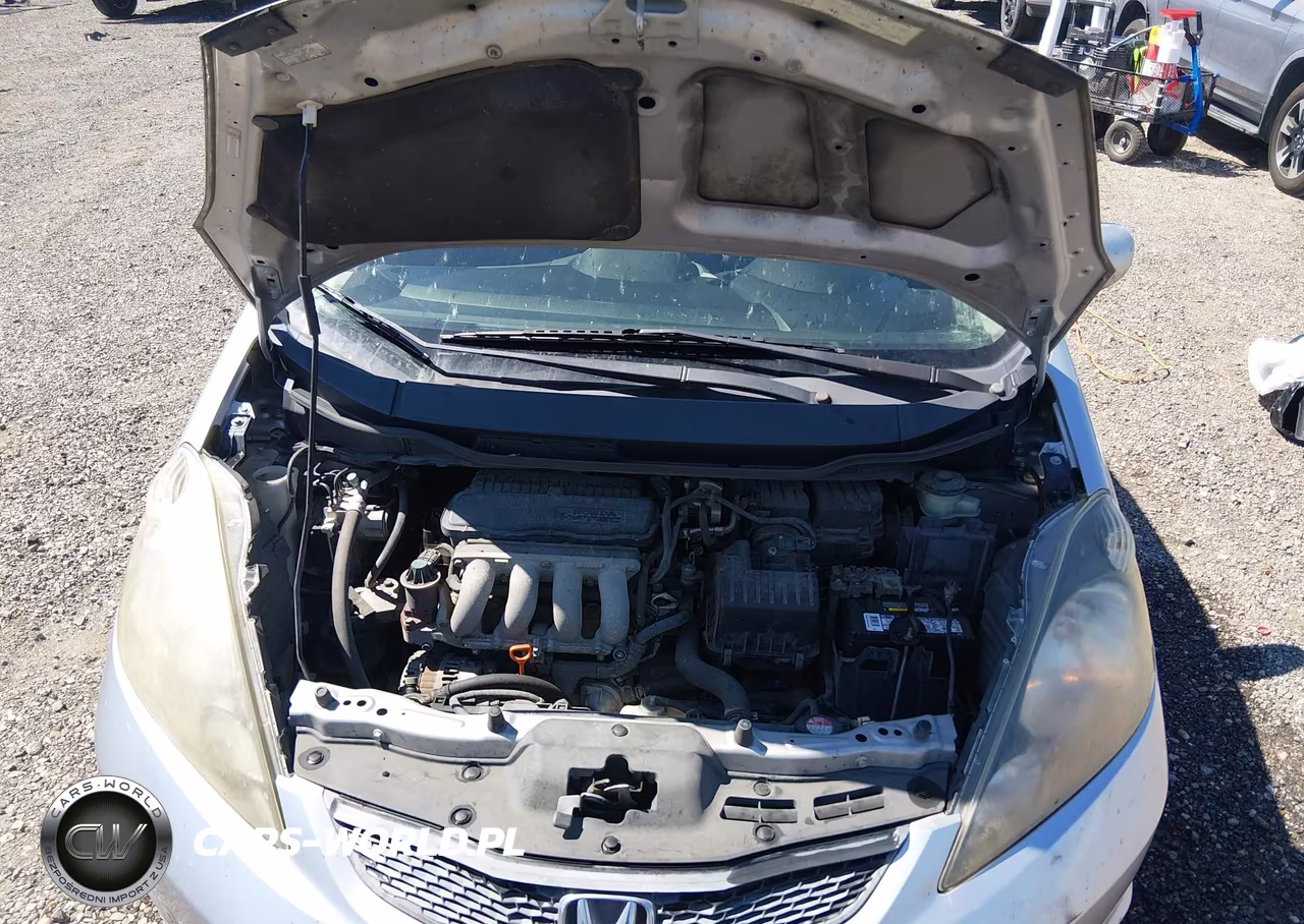 2013 Honda Fit VIN:JHMGE8H32DC013333 - 10