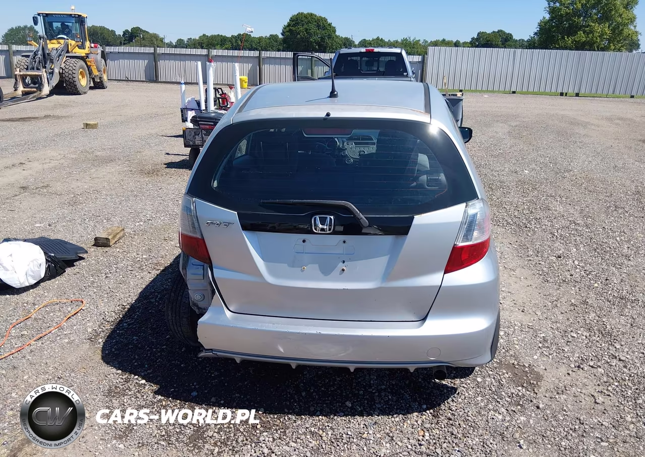 2013 Honda Fit VIN:JHMGE8H32DC013333 - 17