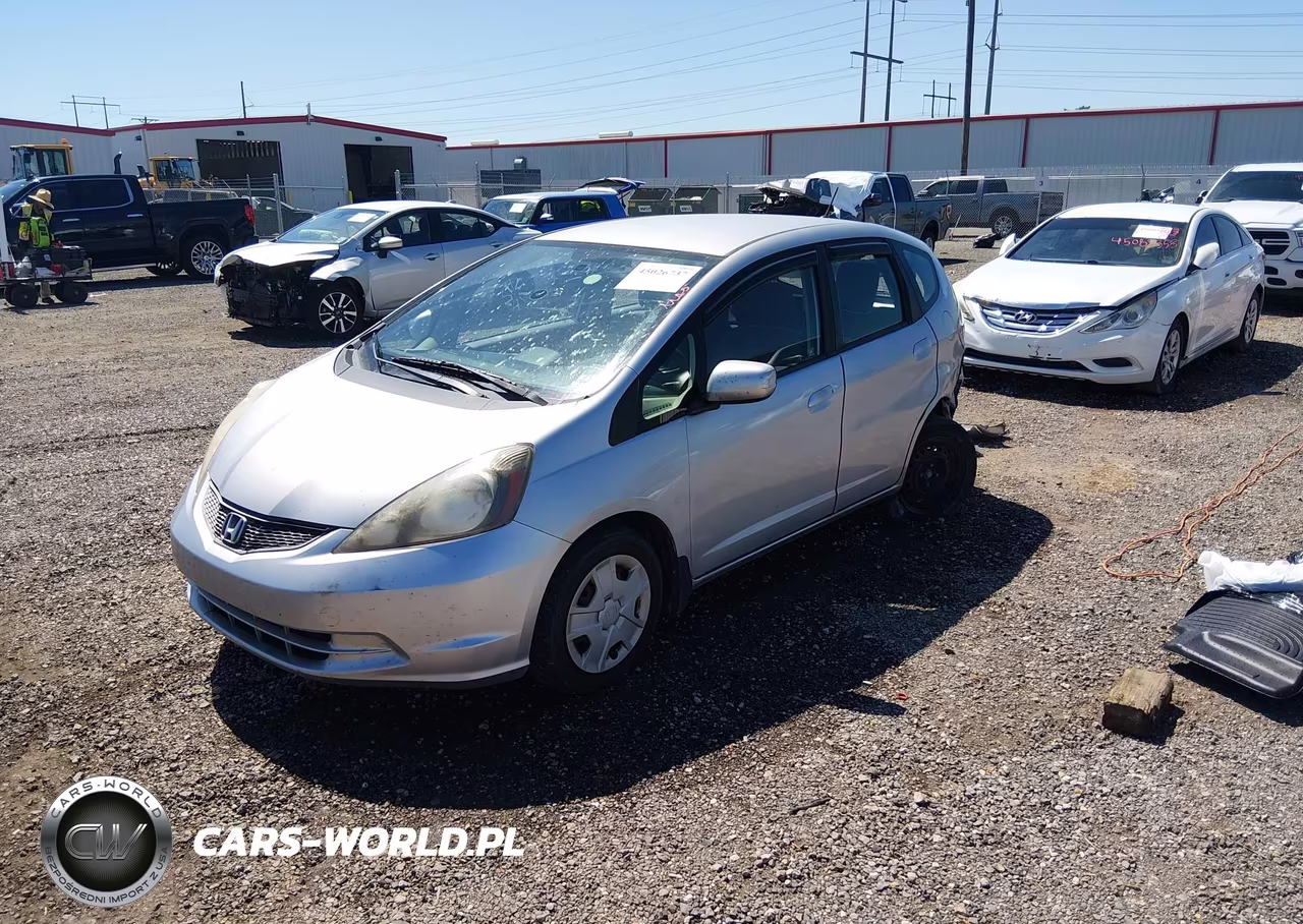 2013 Honda Fit VIN:JHMGE8H32DC013333 - 2