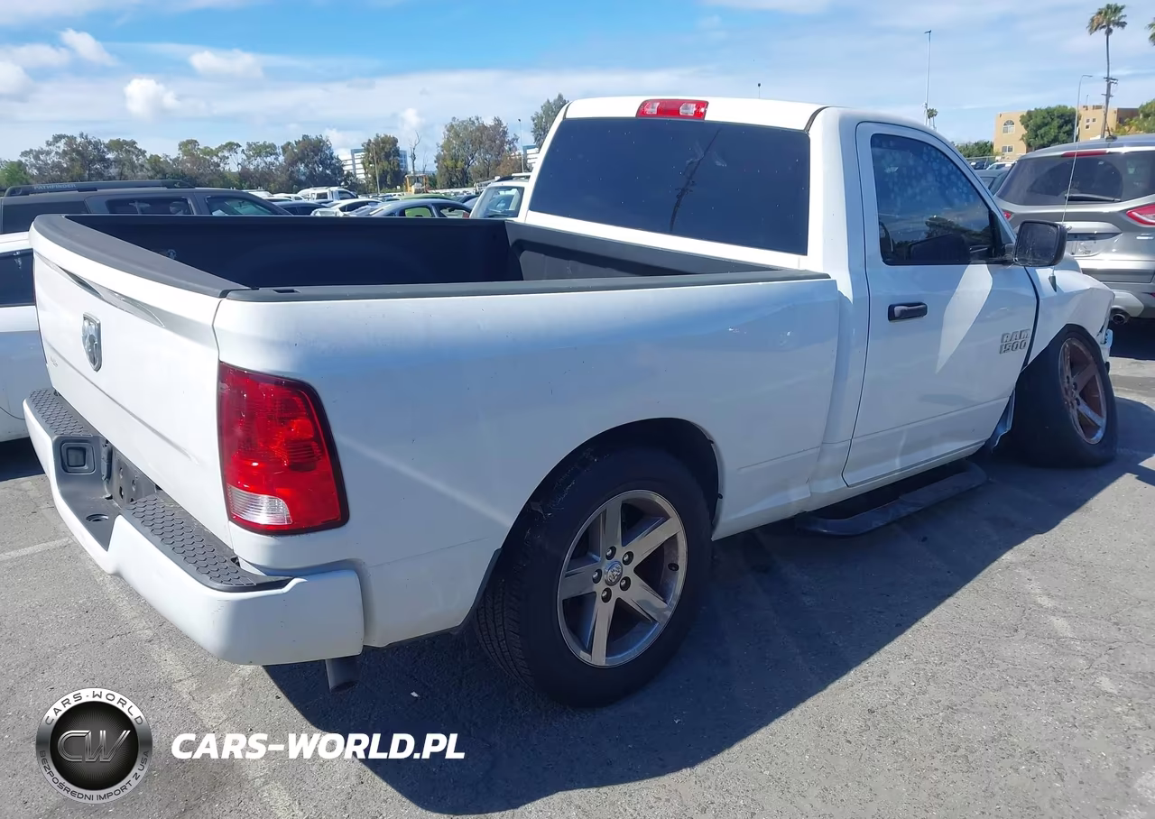2017 Ram 1500 Express 4X2 6'4 Box VIN:3C6JR6AG4HG742120 - 4