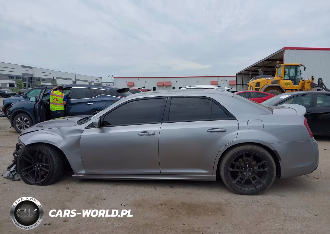 2018 Chrysler 300 300S VIN:2C3CCABG1JH240194 - 14