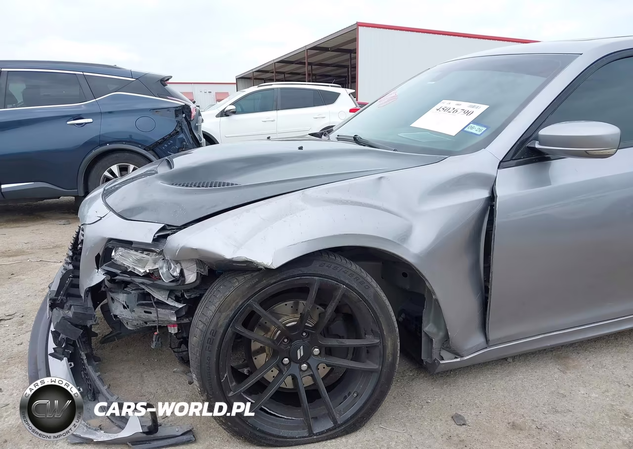 2018 Chrysler 300 300S VIN:2C3CCABG1JH240194 - 6