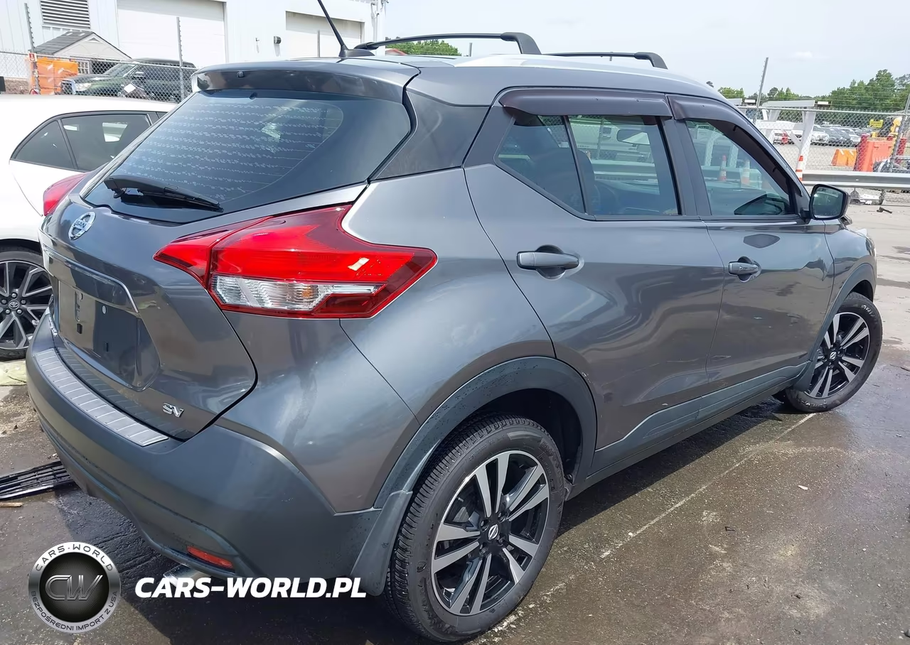 2019 Nissan Kicks Sv VIN:3N1CP5CU6KL501049 - 4