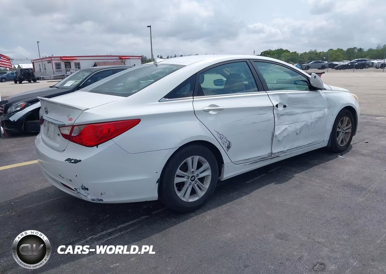 2013 Hyundai Sonata Gls VIN:5NPEB4AC9DH656822 - 4