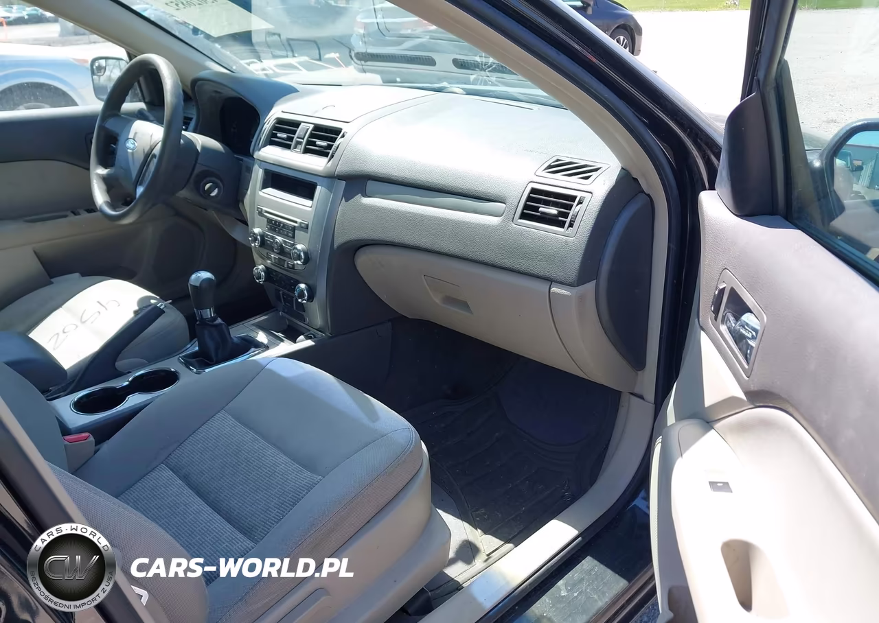 2011 Ford Fusion S VIN:3FAHP0GA3BR255540 - 5