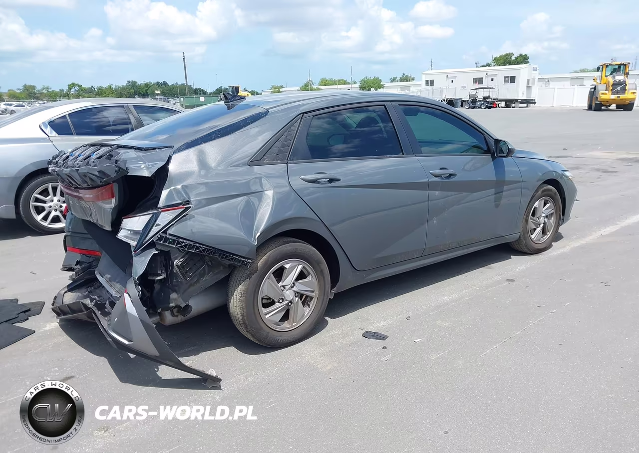 2025 Hyundai Elantra Se VIN:KMHLL4DG7SU970678 - 4