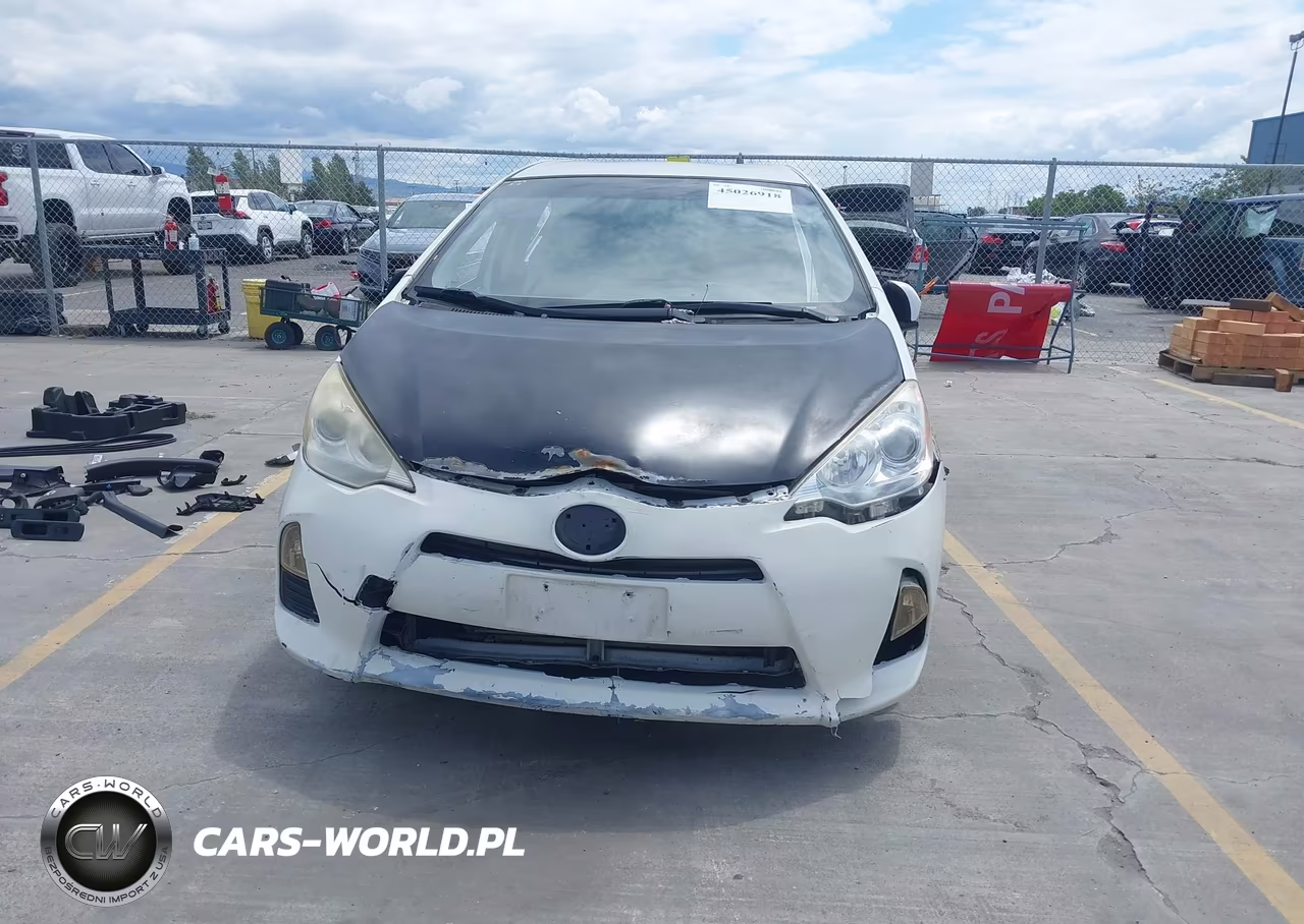 2014 Toyota Prius C One VIN:JTDKDTB33E1563762 - 12