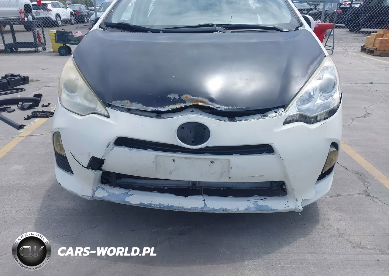 2014 Toyota Prius C One VIN:JTDKDTB33E1563762 - 6