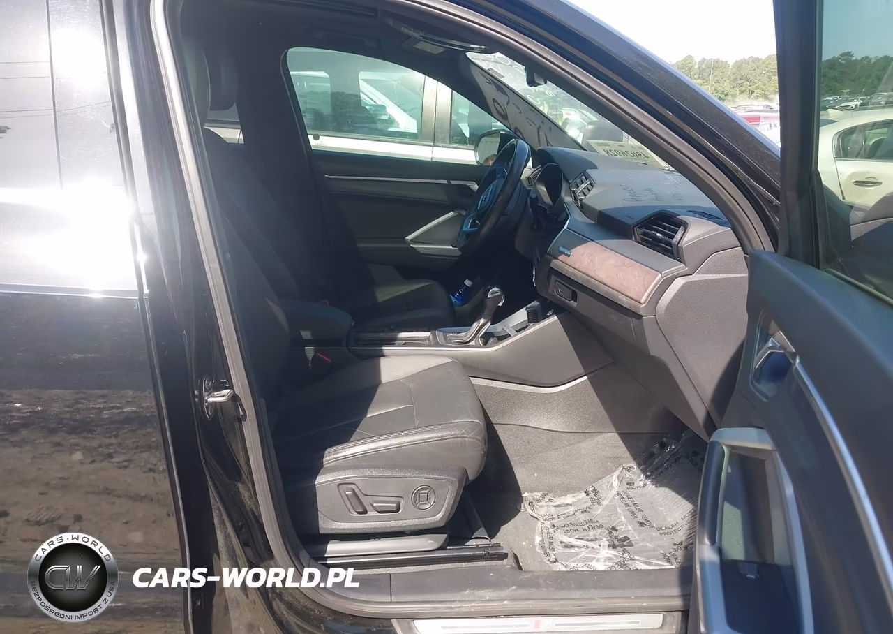 2019 Audi Q3 2.0T S Line Premium VIN:WA1EECF34K1065306 - 5