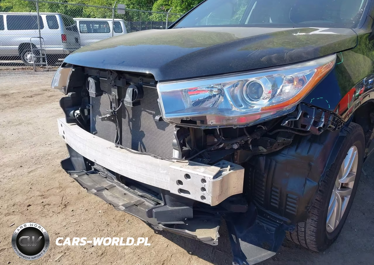2015 Toyota Highlander Le VIN:5TDZARFH8FS011789 - 12
