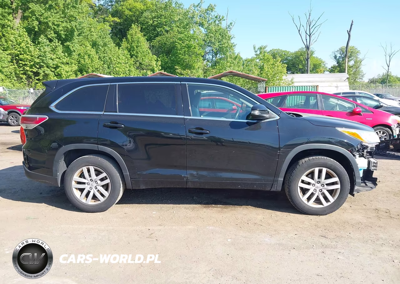 2015 Toyota Highlander Le VIN:5TDZARFH8FS011789 - 14