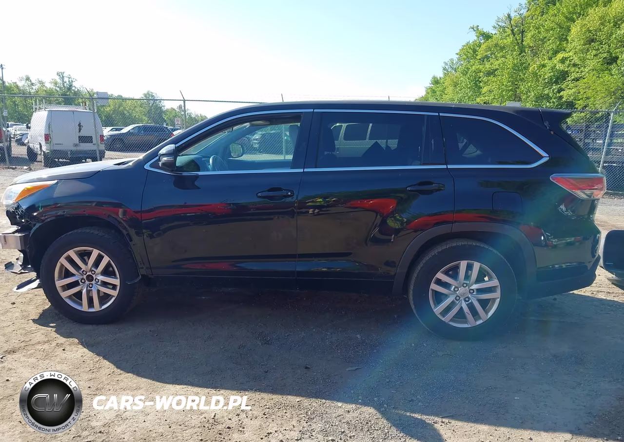 2015 Toyota Highlander Le VIN:5TDZARFH8FS011789 - 15