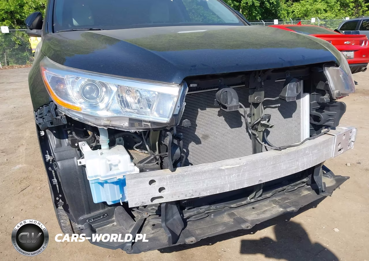 2015 Toyota Highlander Le VIN:5TDZARFH8FS011789 - 18