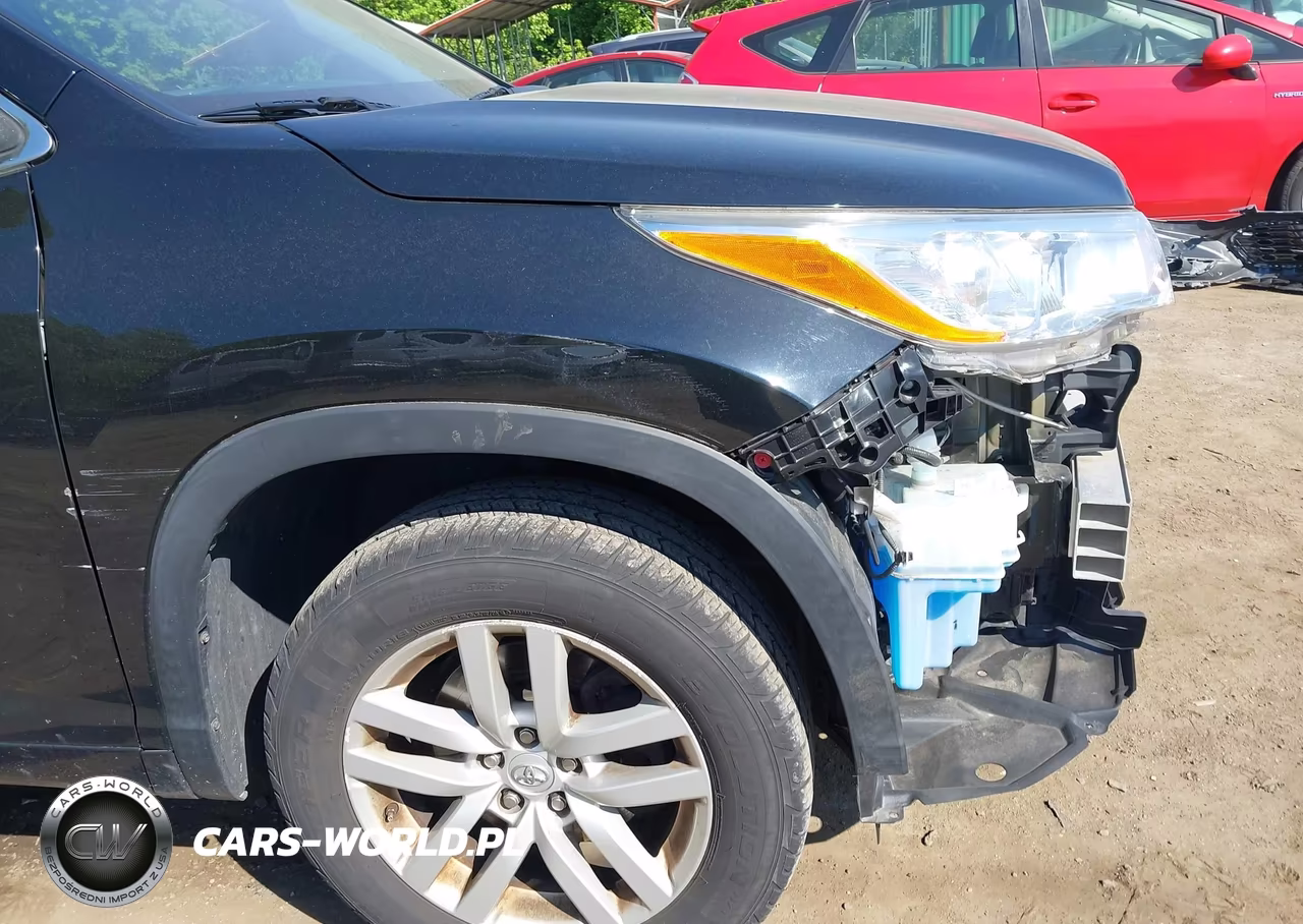 2015 Toyota Highlander Le VIN:5TDZARFH8FS011789 - 19