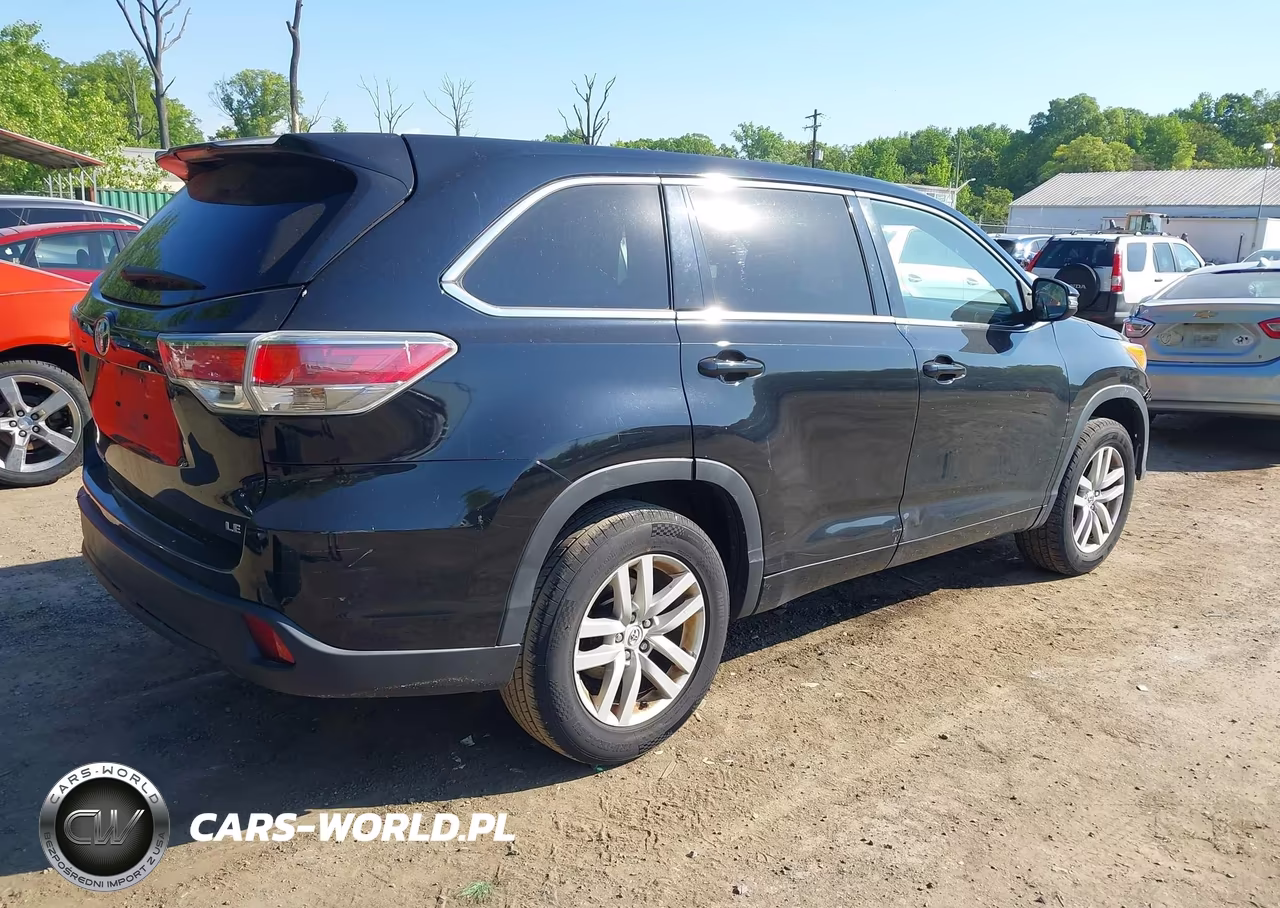 2015 Toyota Highlander Le VIN:5TDZARFH8FS011789 - 4