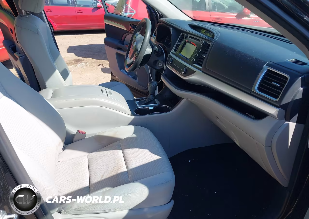 2015 Toyota Highlander Le VIN:5TDZARFH8FS011789 - 5