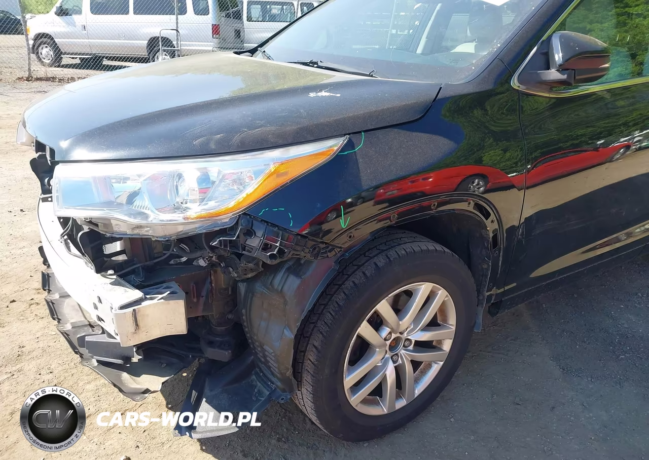 2015 Toyota Highlander Le VIN:5TDZARFH8FS011789 - 6
