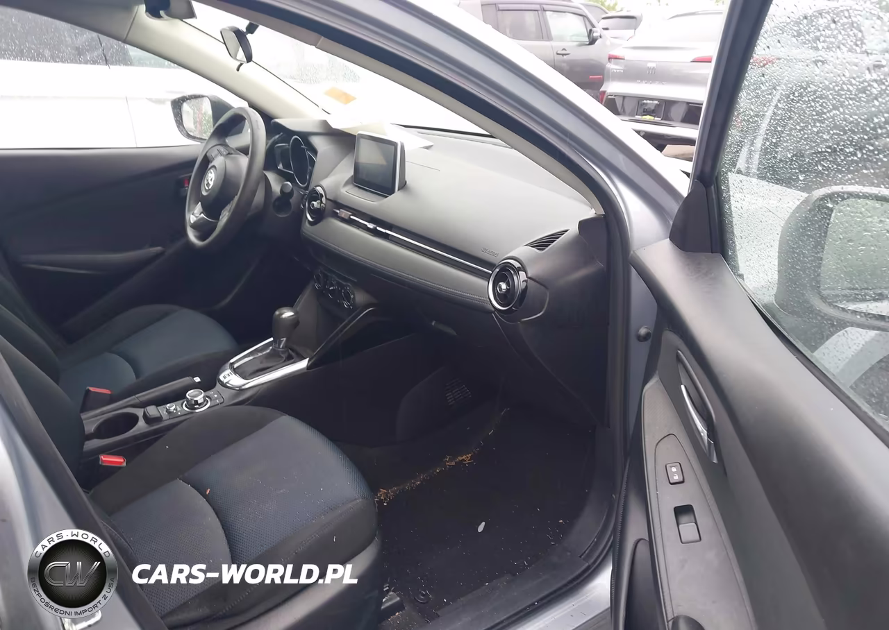 2017 Toyota Yaris Ia VIN:3MYDLBYV6HY155160 - 5