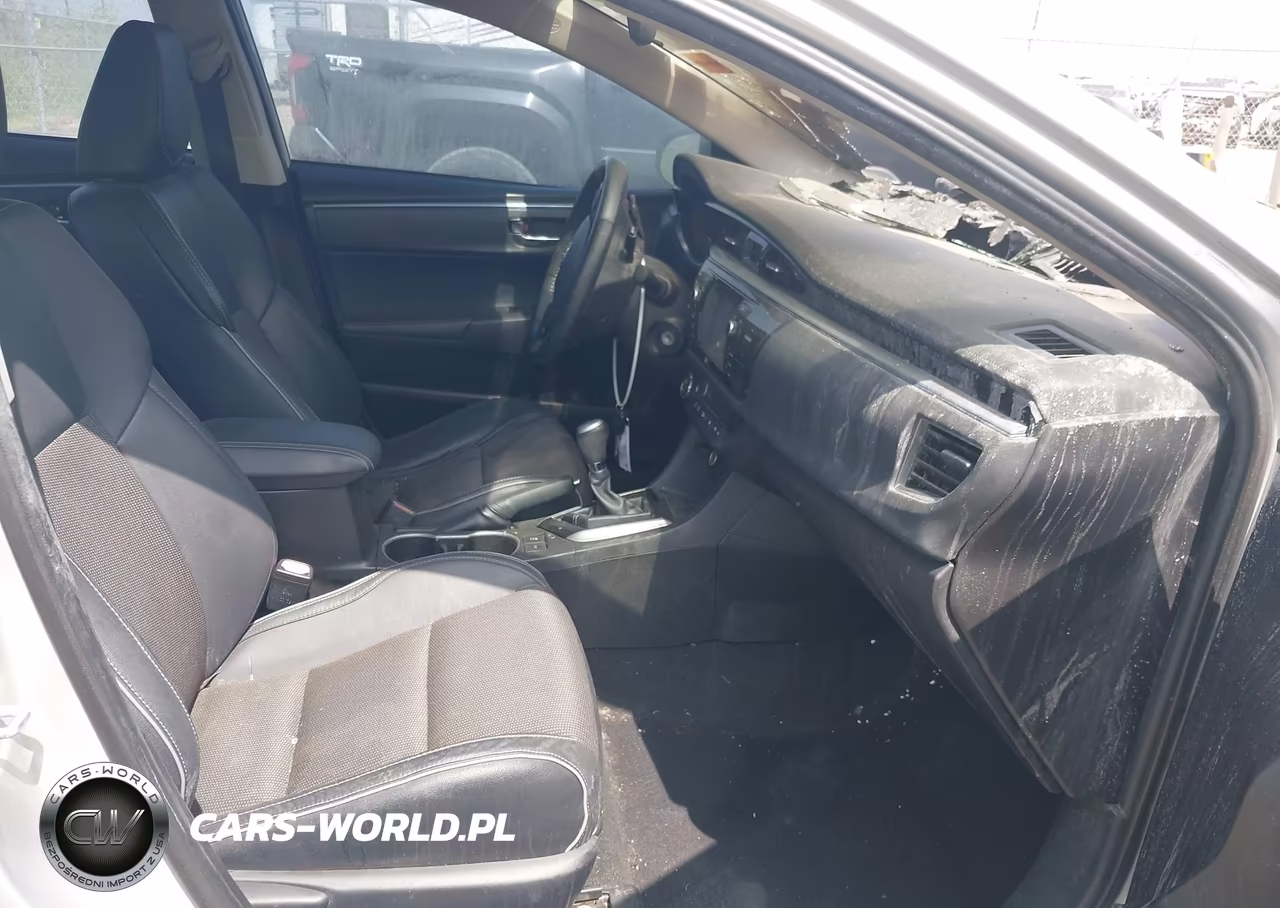 2015 Toyota Corolla S Plus VIN:5YFBURHE0FP234168 - 5