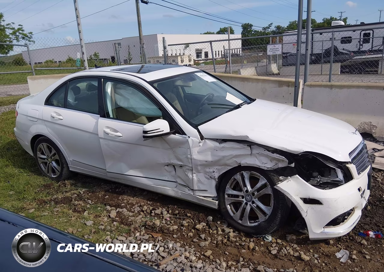 2013 Mercedes-Benz C 300 Luxury 4Matic VIN:WDDGF8AB8DR287087 - 13