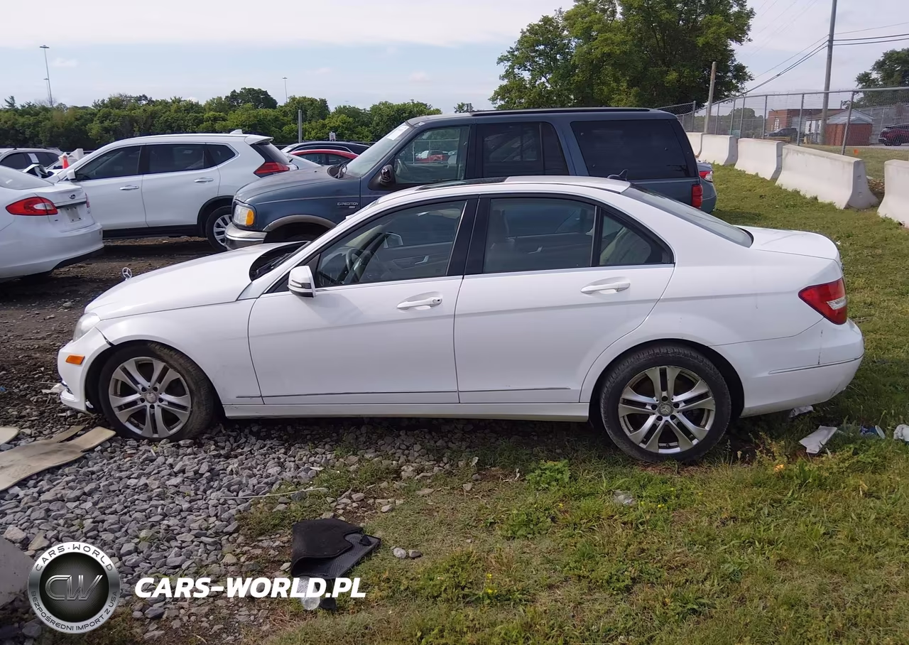 2013 Mercedes-Benz C 300 Luxury 4Matic VIN:WDDGF8AB8DR287087 - 14
