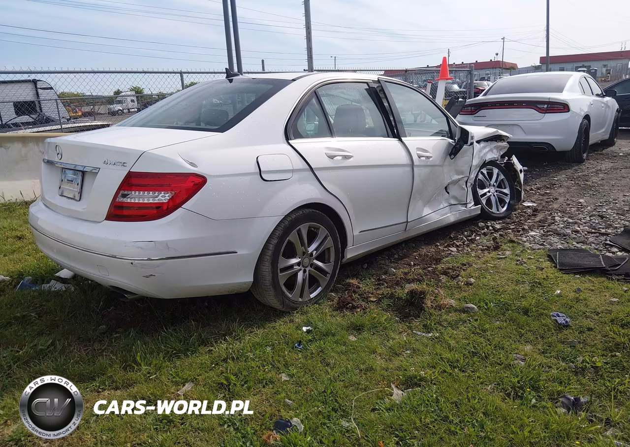 2013 Mercedes-Benz C 300 Luxury 4Matic VIN:WDDGF8AB8DR287087 - 4