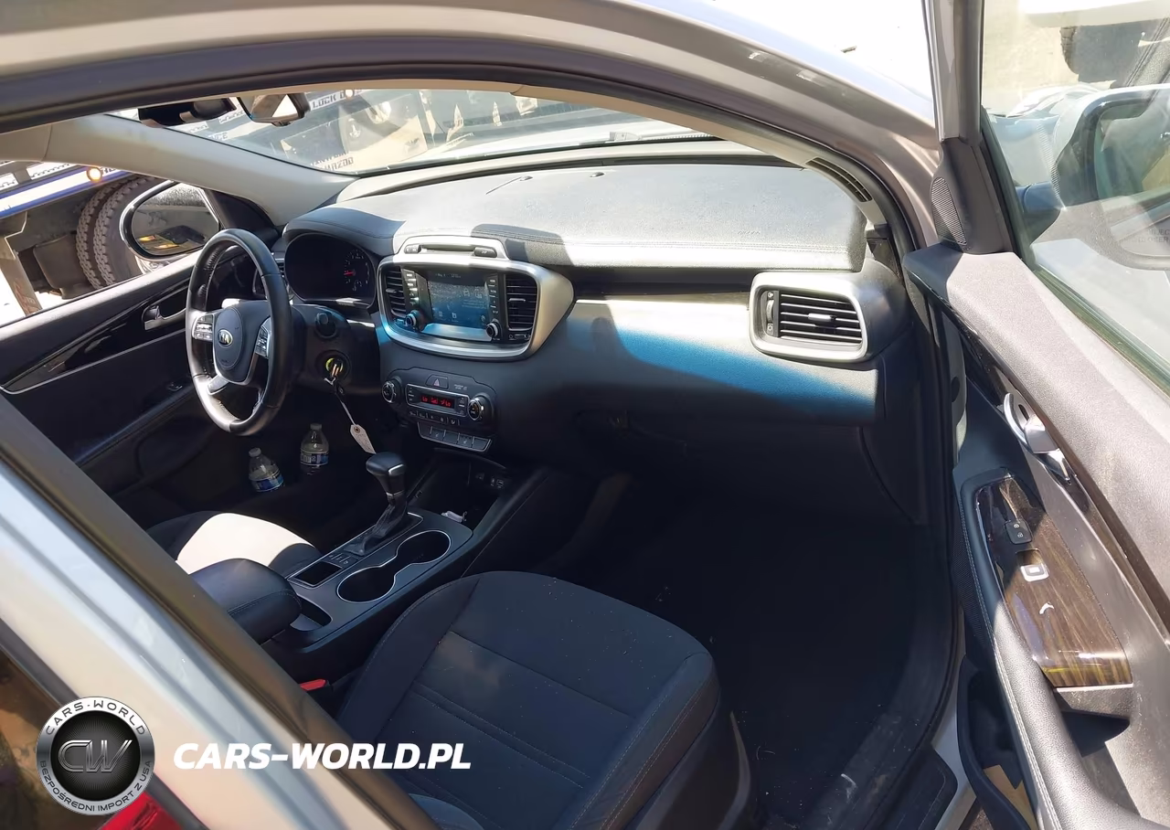 2019 Kia Sorento 2.4L Lx VIN:5XYPGDA39KG574670 - 5