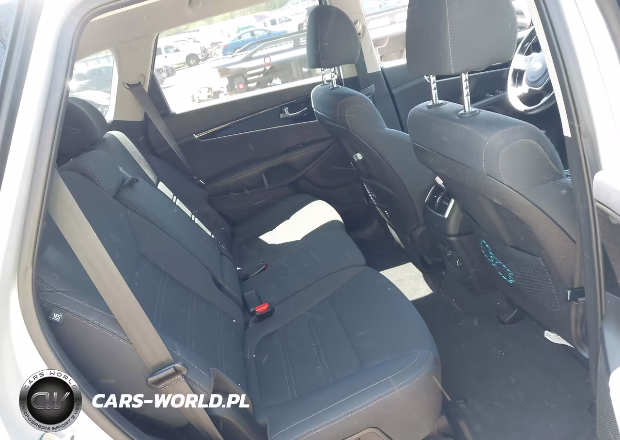 2019 Kia Sorento 2.4L Lx VIN:5XYPGDA39KG574670 - 8
