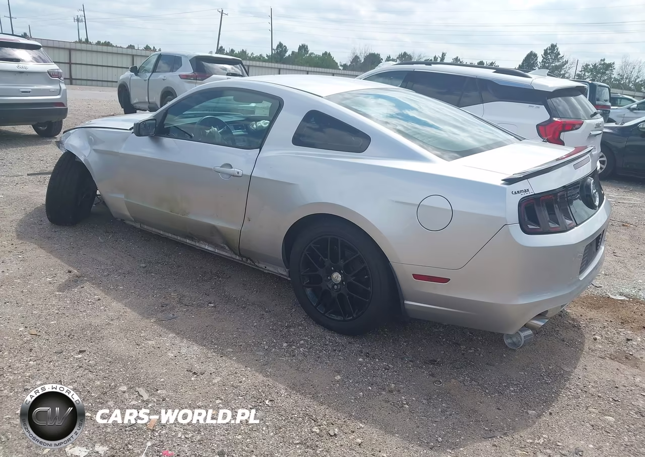 2014 Ford Mustang V6 VIN:1ZVBP8AM0E5306045 - 3