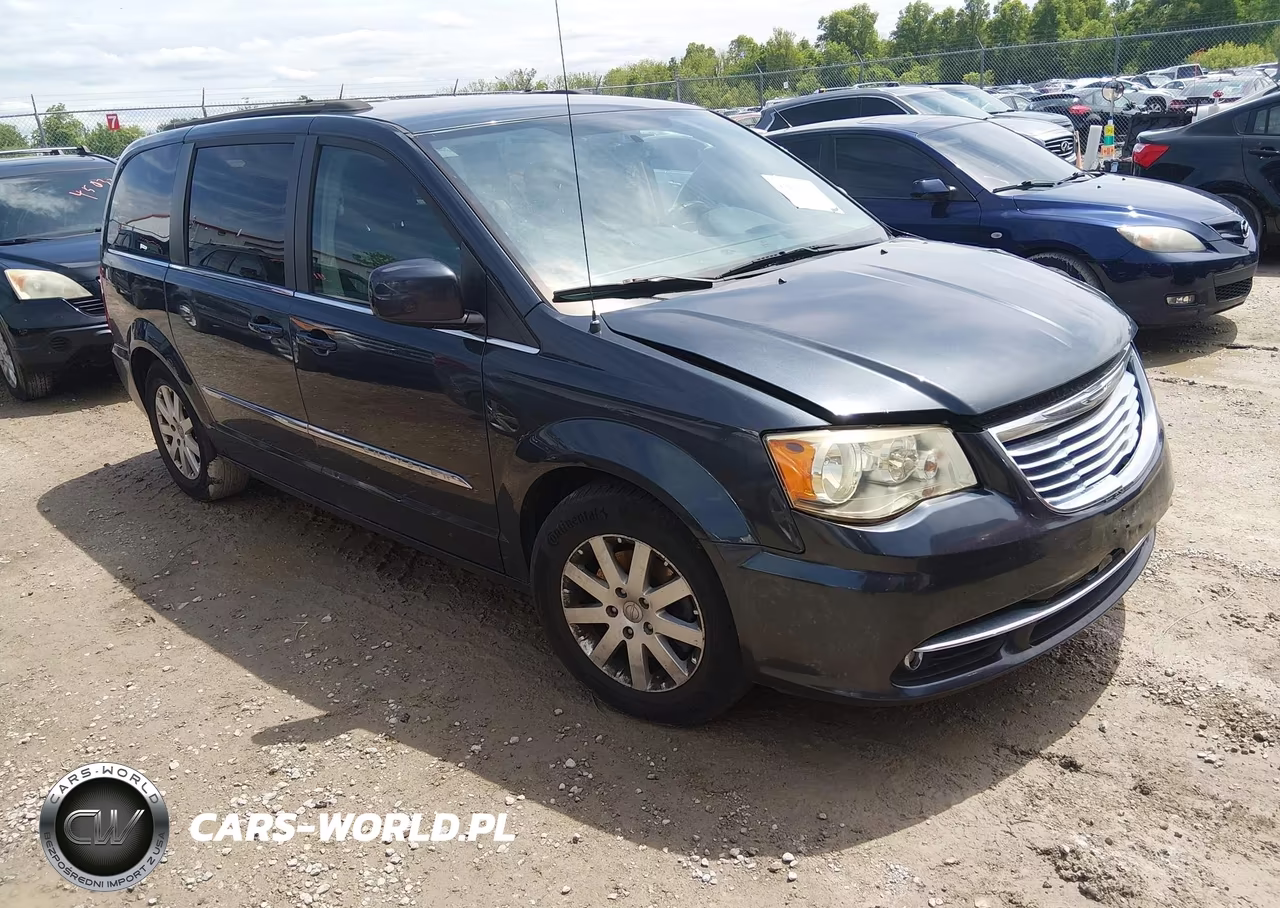 2014 Chrysler Town & Country Touring – zdjęcie 1 z 15