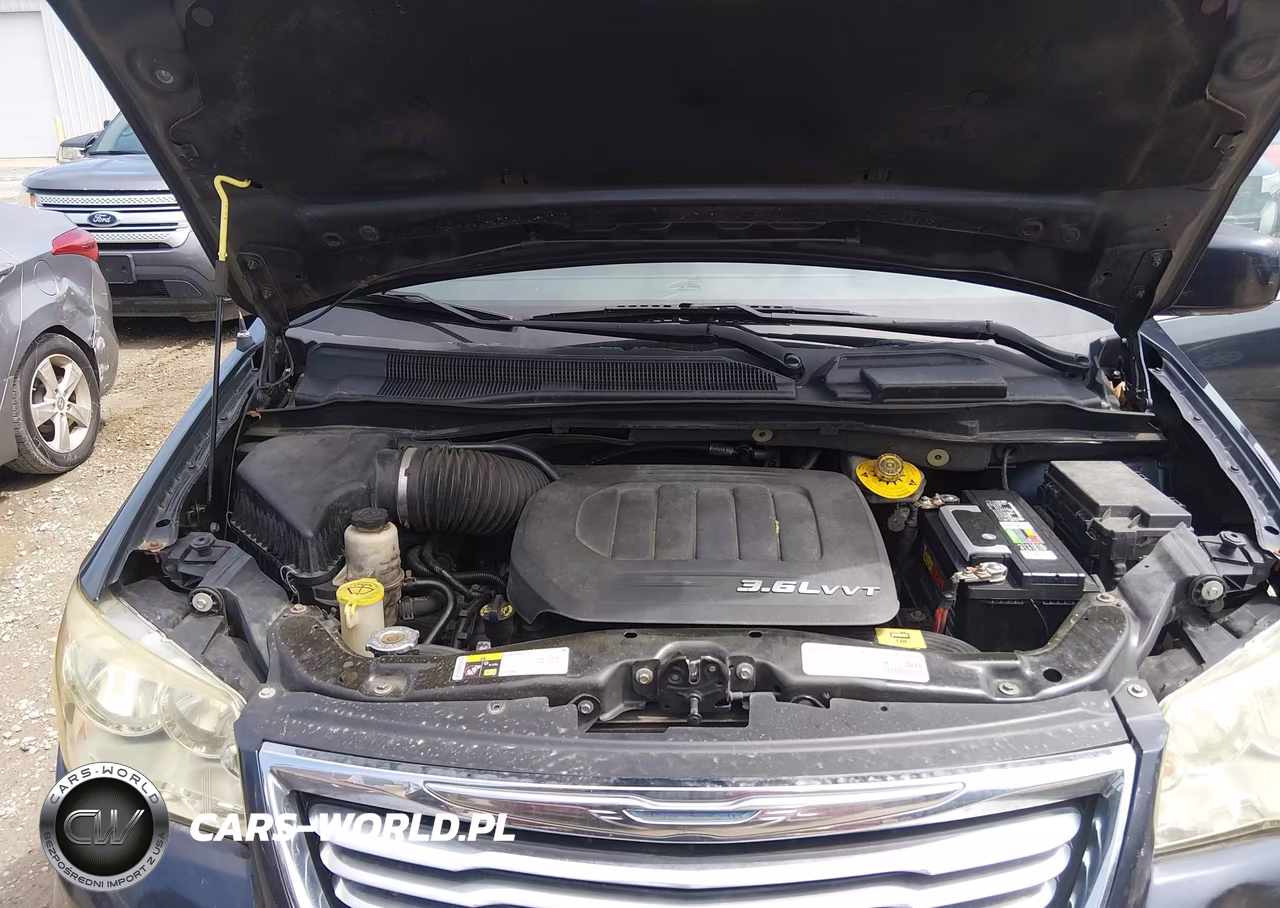 2014 Chrysler Town & Country Touring VIN:2C4RC1BG9ER246475 - 10