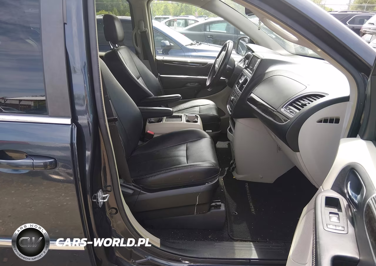 2014 Chrysler Town & Country Touring VIN:2C4RC1BG9ER246475 - 5