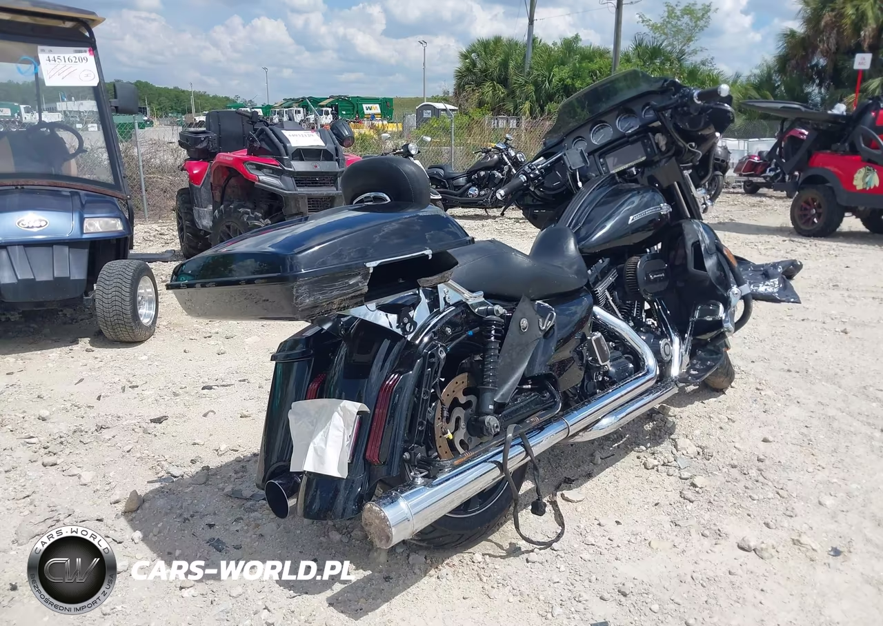 2016 Harley-Davidson Flhxse Cvo Street Glide VIN:1HD1PXN14GB951731 - 4