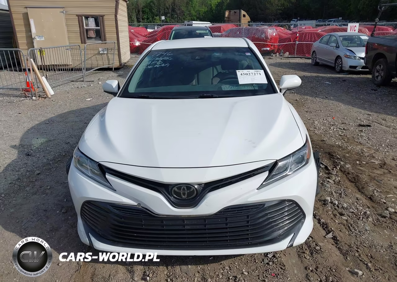 2018 Toyota Camry Le VIN:4T1B11HK0JU595133 - 12