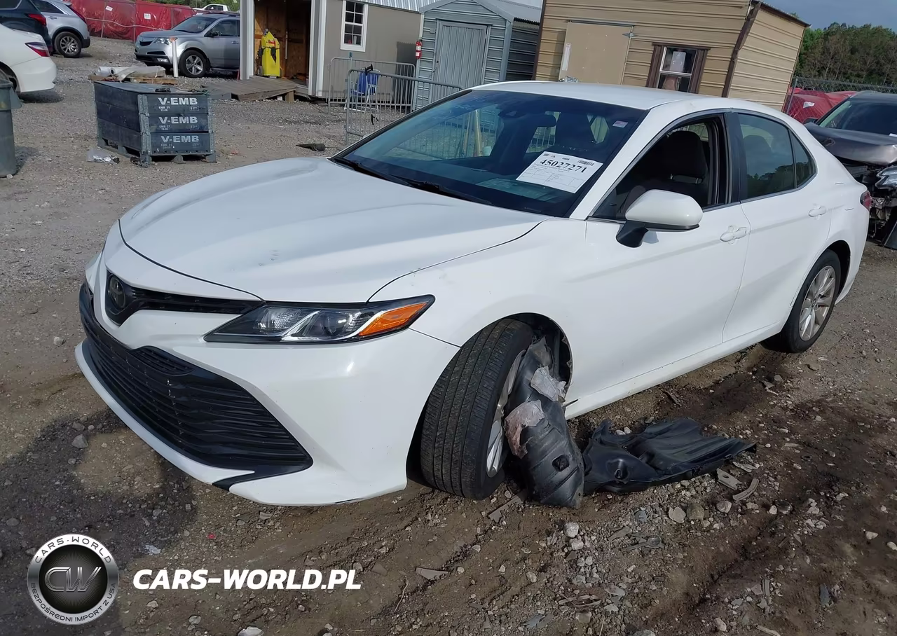 2018 Toyota Camry Le VIN:4T1B11HK0JU595133 - 2