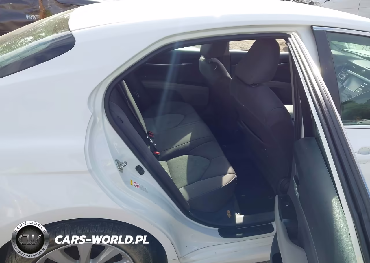 2018 Toyota Camry Le VIN:4T1B11HK0JU595133 - 8