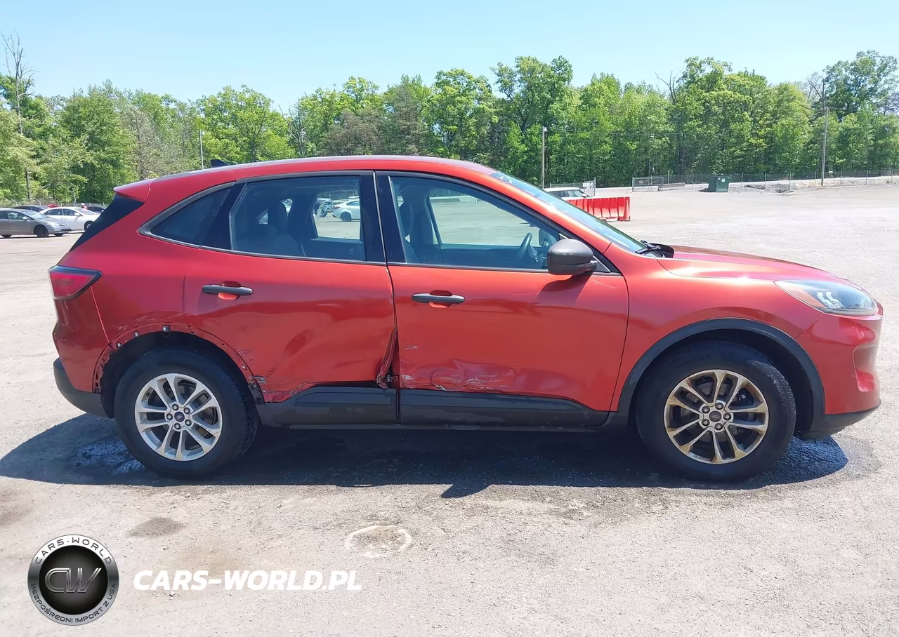 2020 Ford Escape S VIN:1FMCU0F68LUA25198 - 13