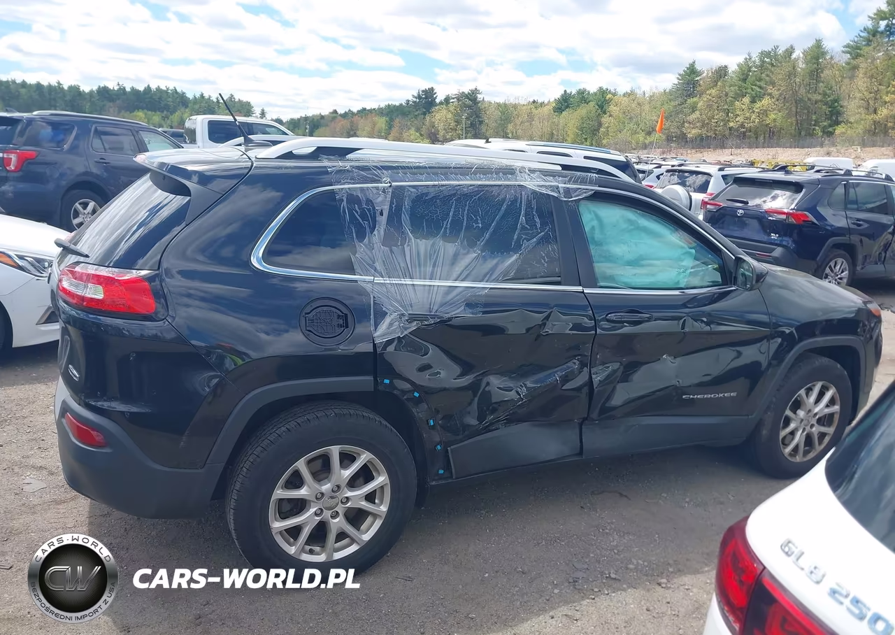 2015 Jeep Cherokee Latitude VIN:1C4PJMCB0FW648900 - 13
