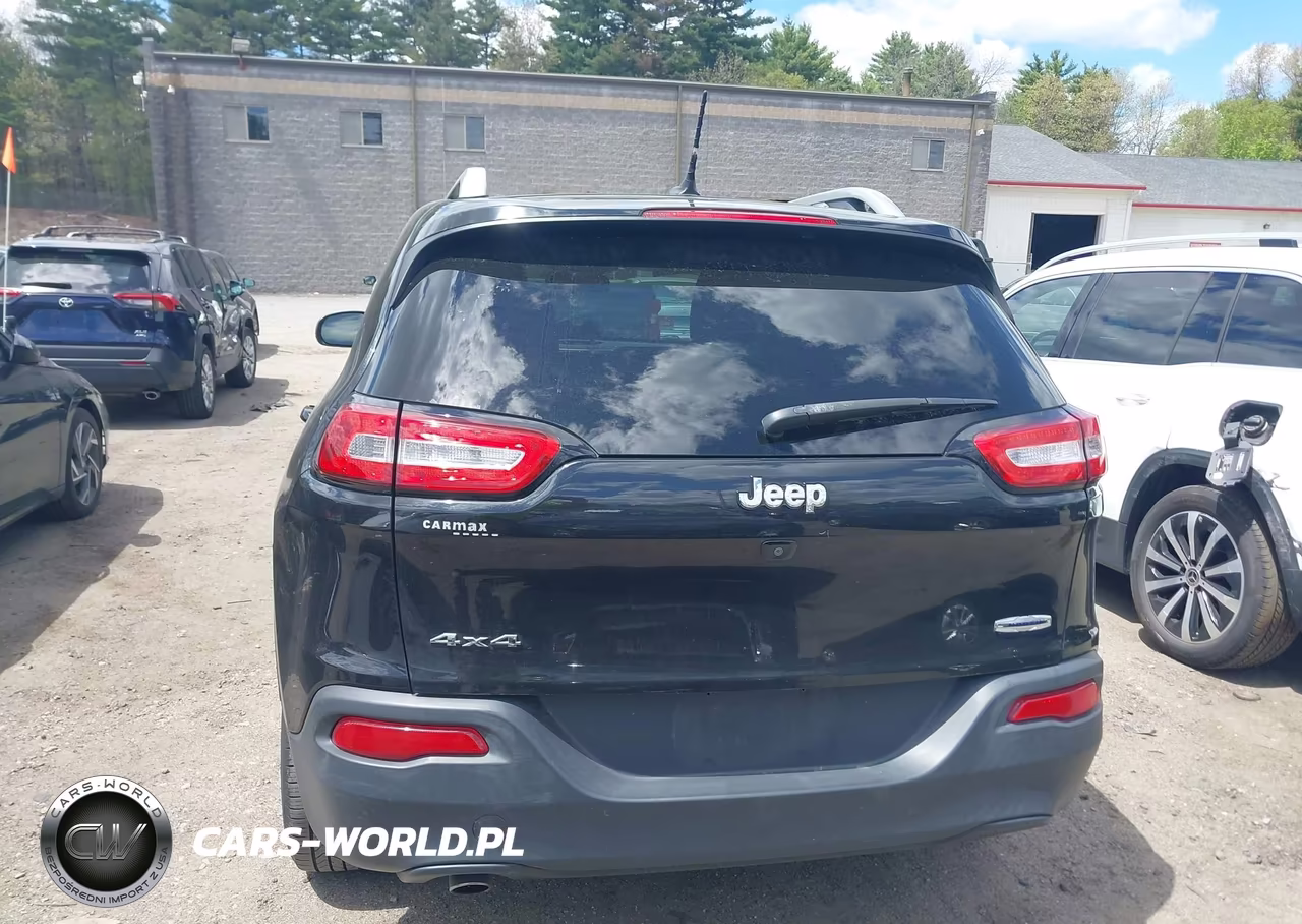 2015 Jeep Cherokee Latitude VIN:1C4PJMCB0FW648900 - 16