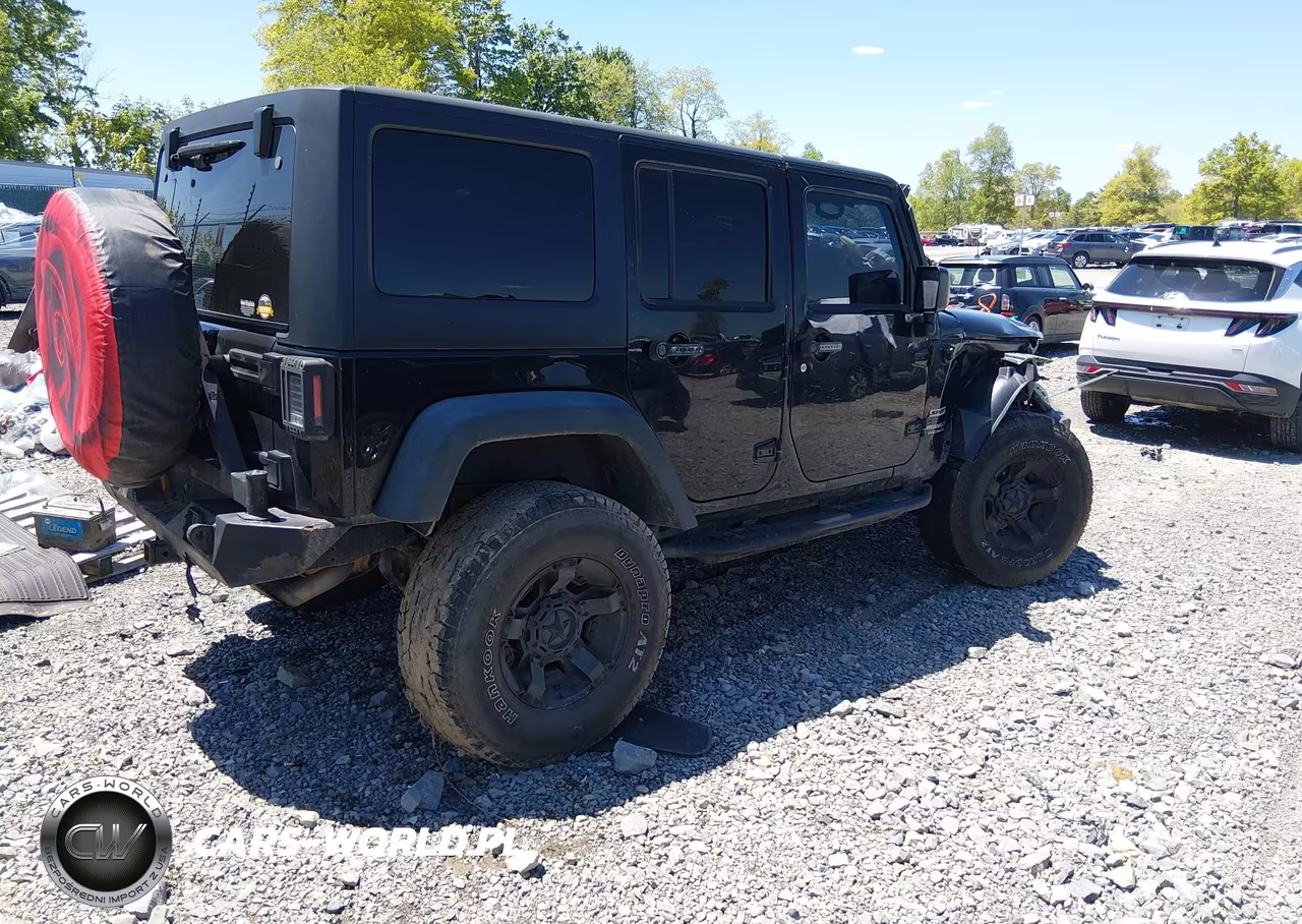 2016 Jeep Wrangler Unlimited Sport VIN:1C4BJWDG5GL101706 - 4