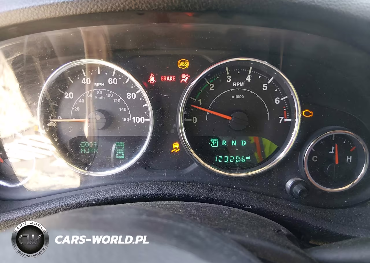 2016 Jeep Wrangler Unlimited Sport VIN:1C4BJWDG5GL101706 - 7