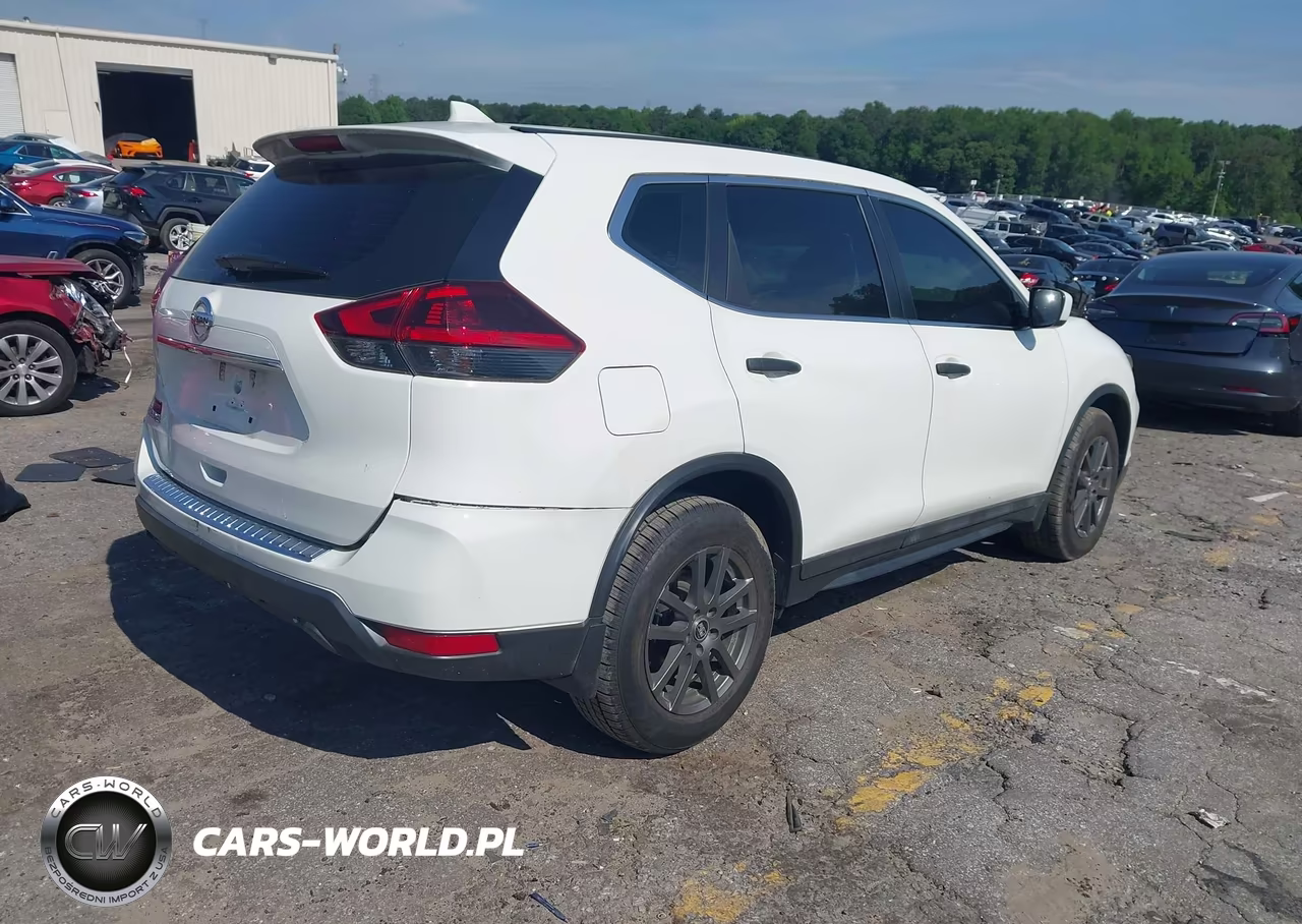 2018 Nissan Rogue S VIN:5N1AT2MT1JC772319 - 4