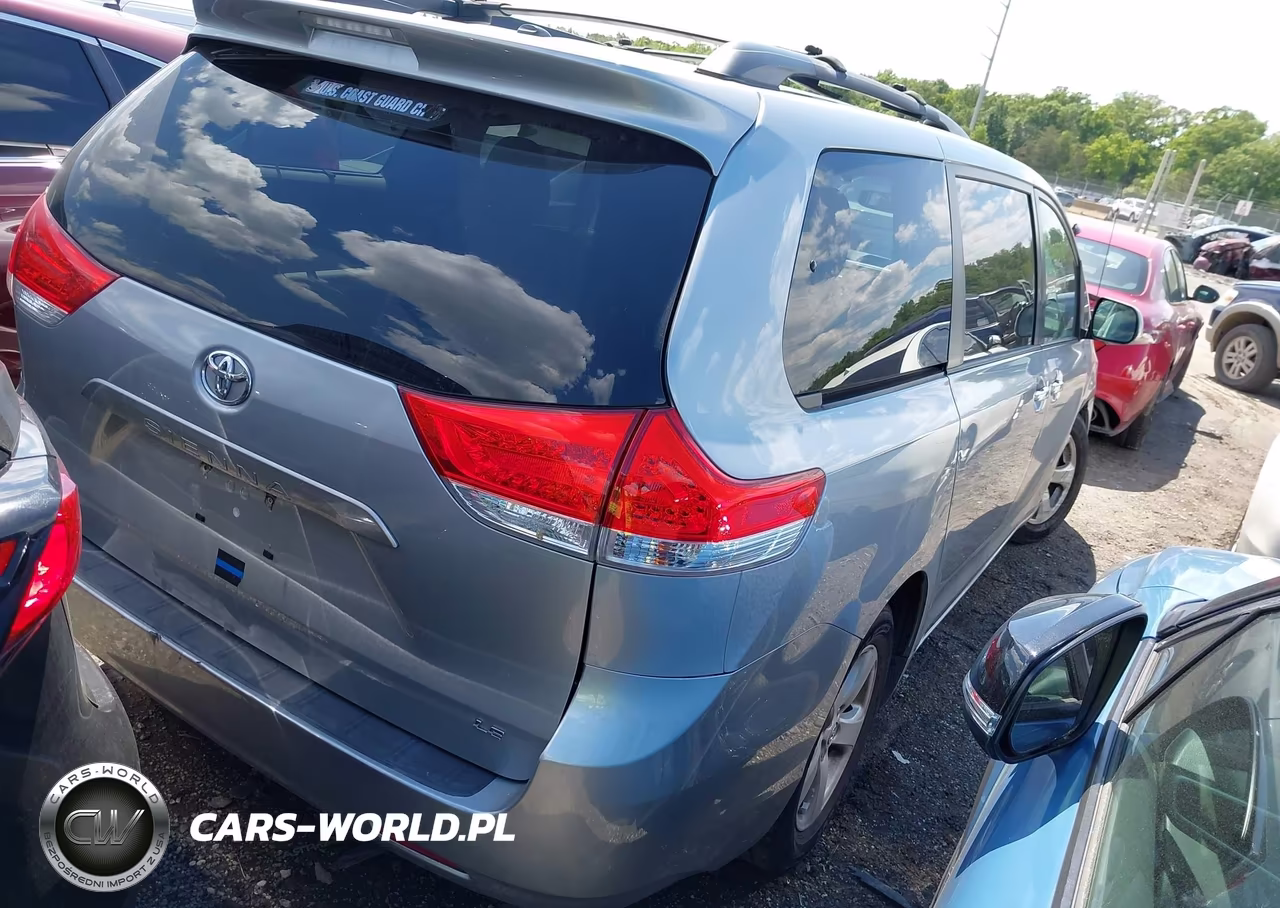2014 Toyota Sienna Le V6 8 Passenger VIN:5TDKK3DC7ES468739 - 4
