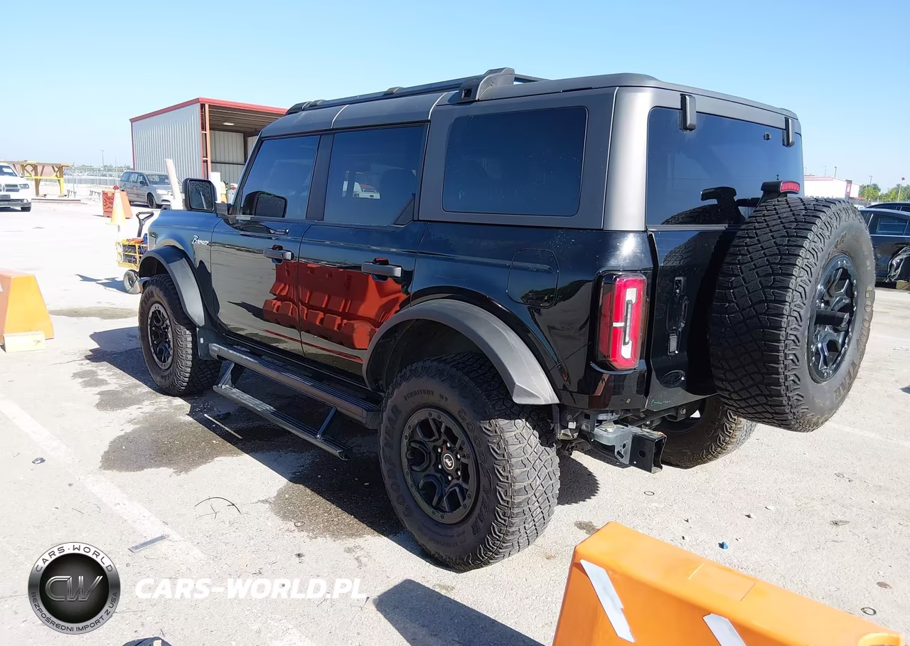 2023 Ford Bronco Wildtrak VIN:1FMEE5DP1PLB32586 - 3