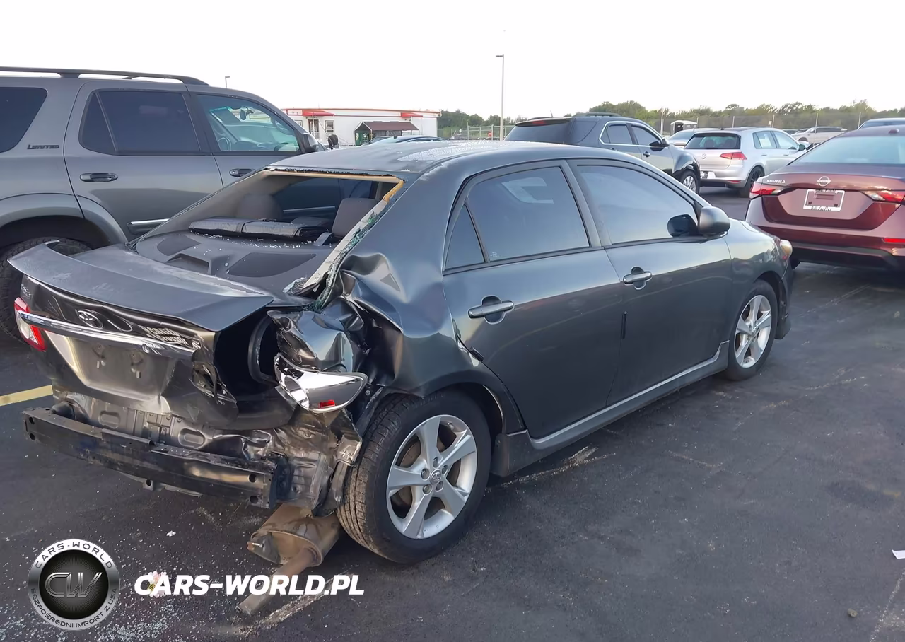 2013 Toyota Corolla S VIN:2T1BU4EE2DC959114 - 4