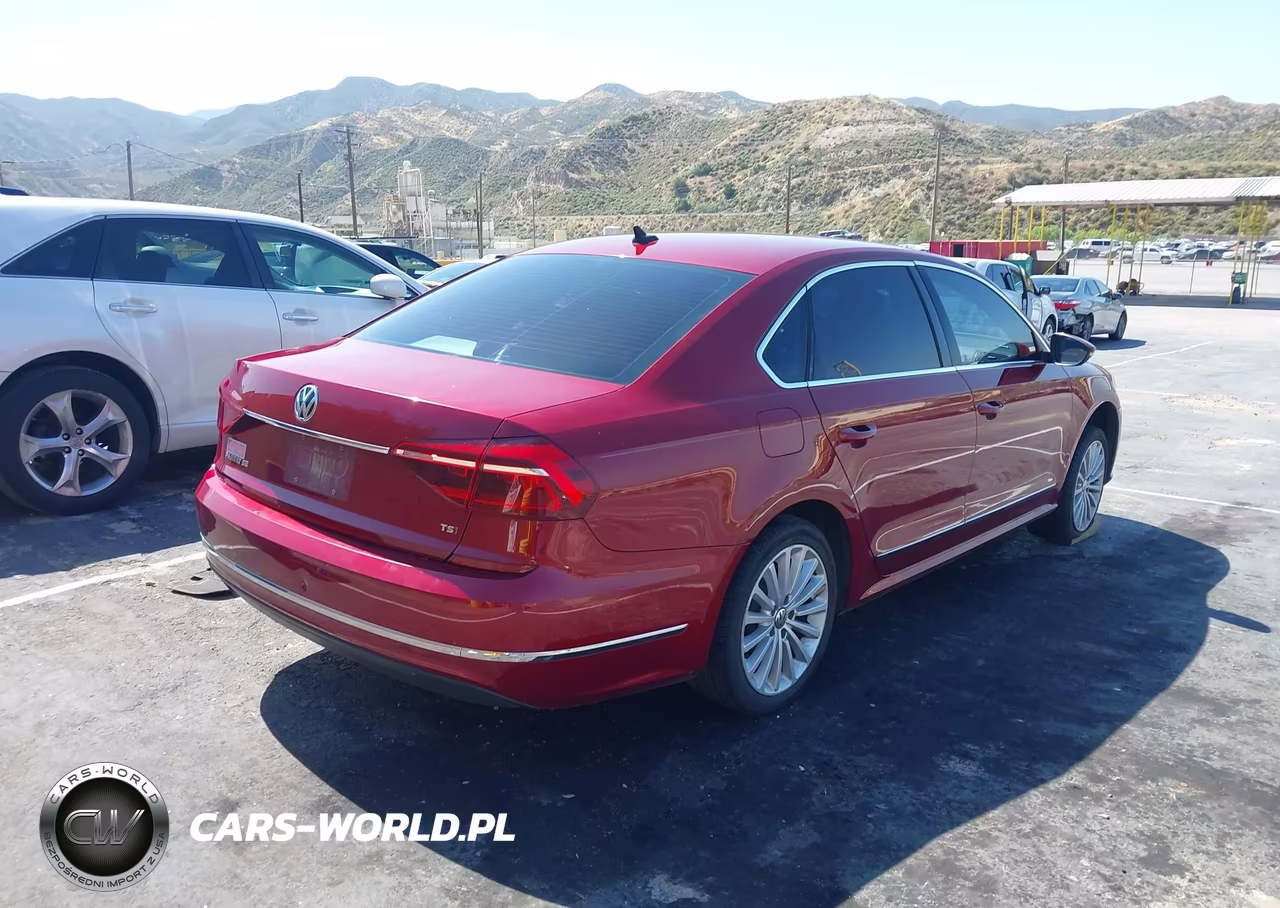 2017 Volkswagen Passat 1.8T Se VIN:1VWBT7A3XHC031720 - 4