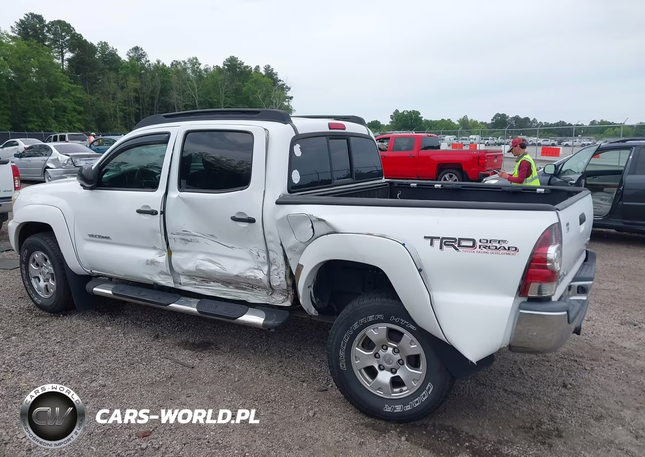 2013 Toyota Tacoma Prerunner V6 VIN:5TFJU4GN5DX034241 - 3